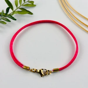 Upcycling Kitearmband Rot