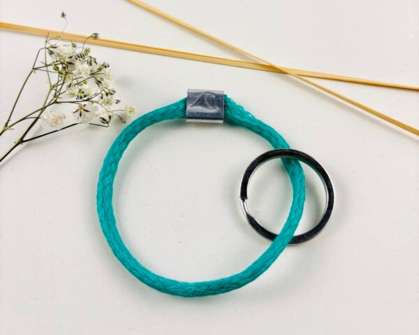 Upcycling Schlüsselanhänger Türkis
